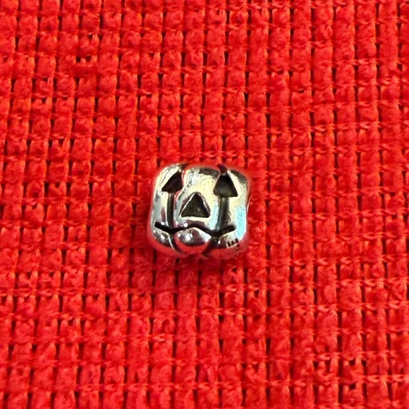 Pandora Pumpkin Charm - Picture 1 of 2